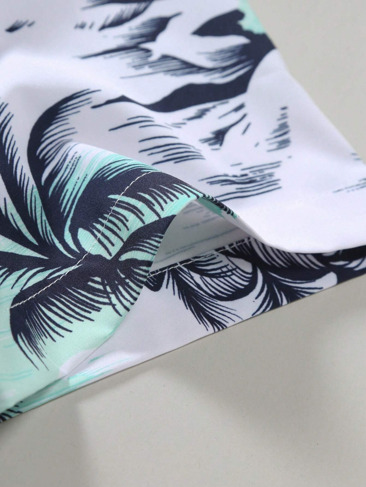 Genlund Men Summer Holiday Style Casual Short Sleeve Shirt Palm Tree Print Baggy Button up Graphic Colorful Vacation Shirt
